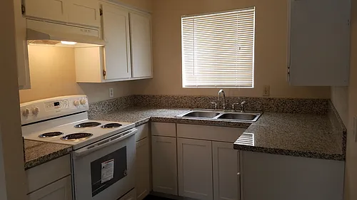 811 Beardsley Apartments Photo 1