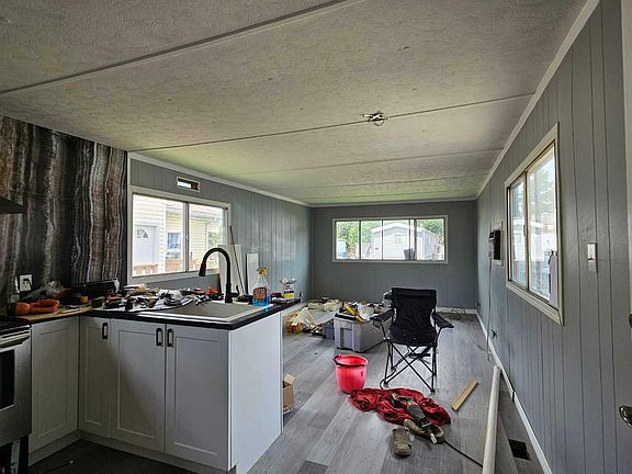 3rd image of 70 100th St Unit 70