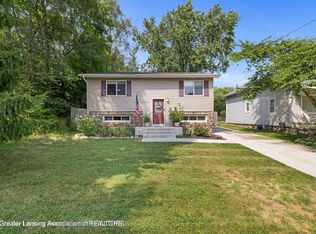 826 Jones St, Grand Ledge, MI 48837
