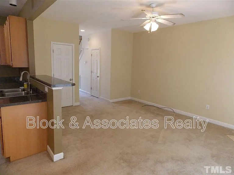 5523 Cottonrose Ln — Photo 5
