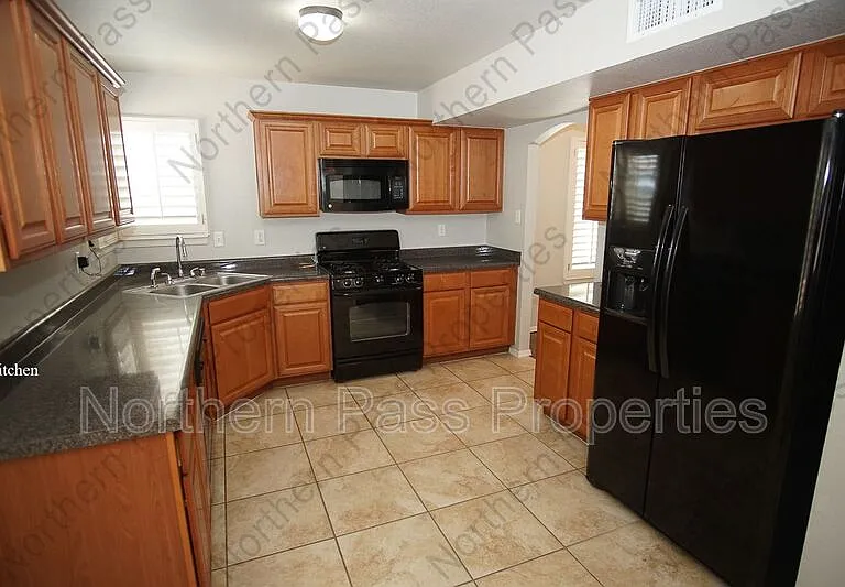 10932 Acoma St — Photo 7