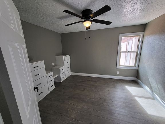 4th image of 719 W 16th St