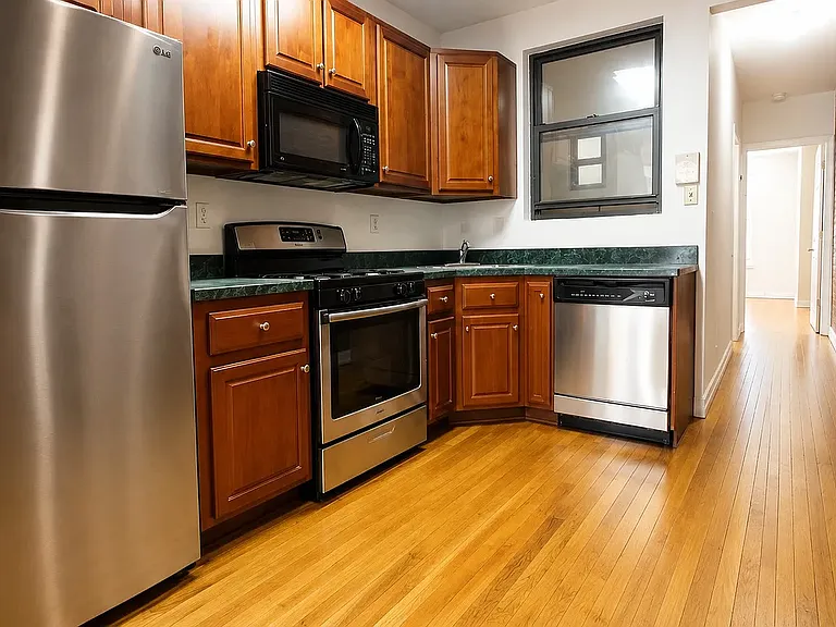 786 Amsterdam Ave #3N — Photo 1