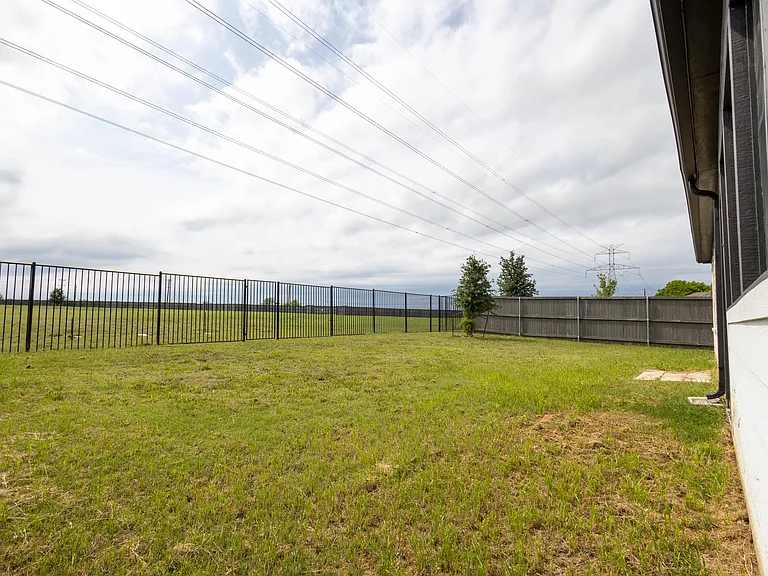 4709 Mayflower Dr — Photo 19