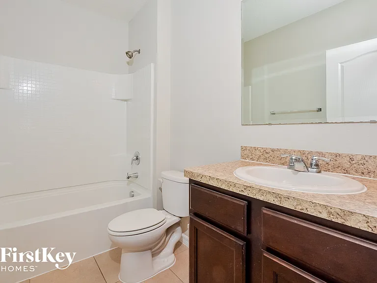 915 Freedom Blvd — Photo 12