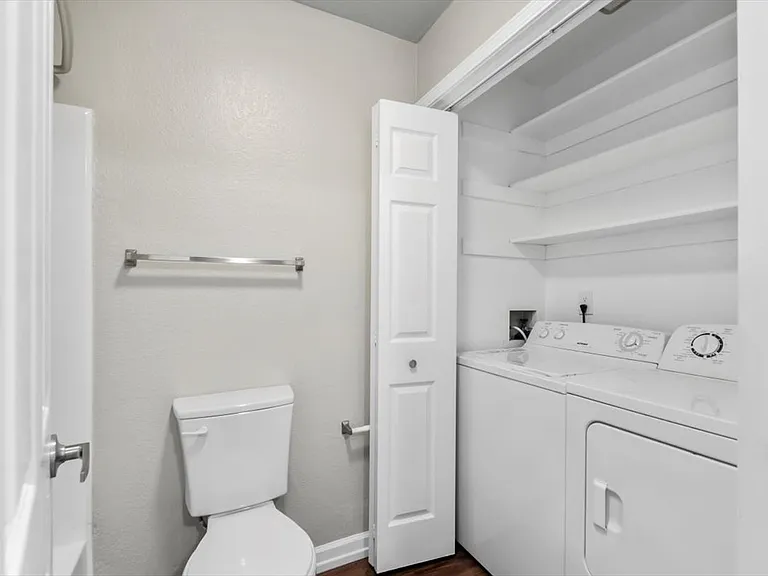 Heather Downs Apartments — Photo 20
