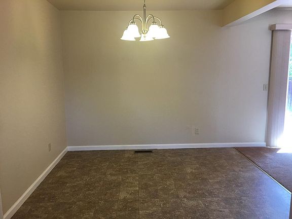 4th image of 18837 Arnold Dr