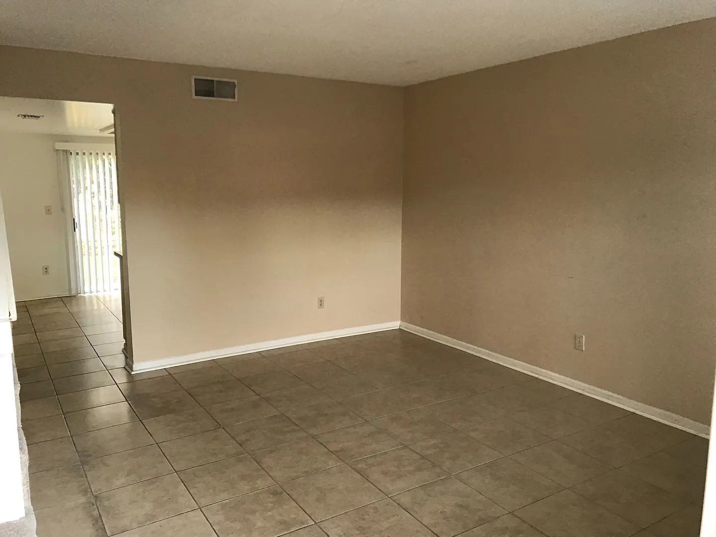 2 Bed/2 Bath Townhouse Very Close to UCF! — Photo 4