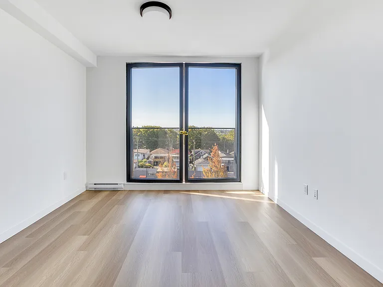 3455 Hastings St E — Photo 49