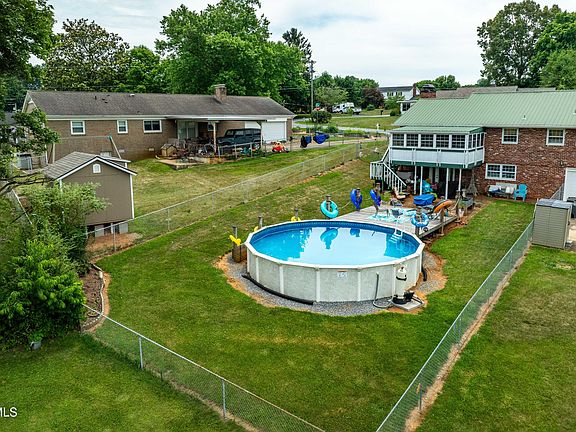 5th image of 217 Upland Dr