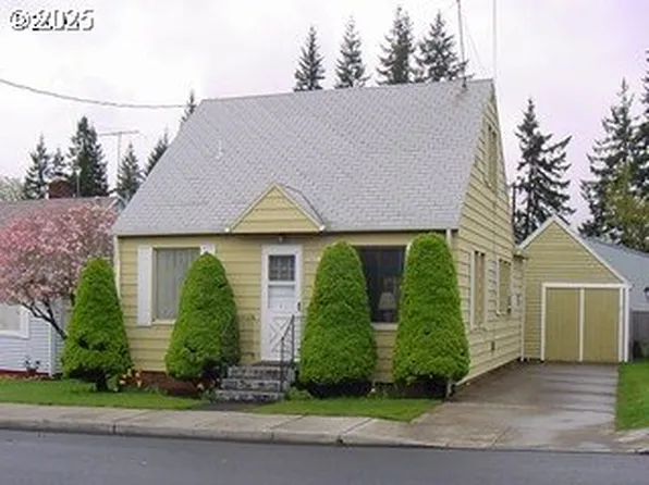 38831 Hood St, Sandy, OR 97055