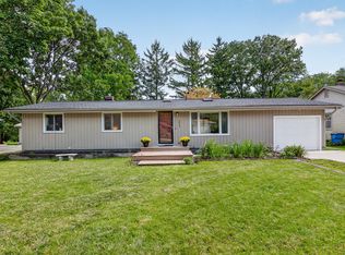 2845 Carlton Dr, Ann Arbor, MI 48108