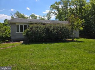 259 Emerald Dr, Falling Waters, WV 25419