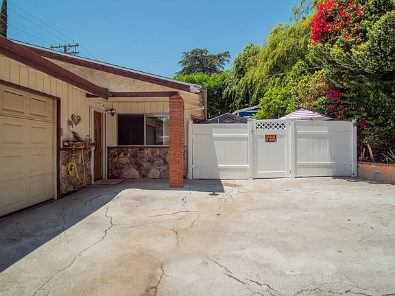 3rd image of 3806 Vista Ct