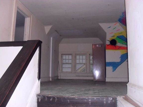 5th image of 1490 Clarence Ave
