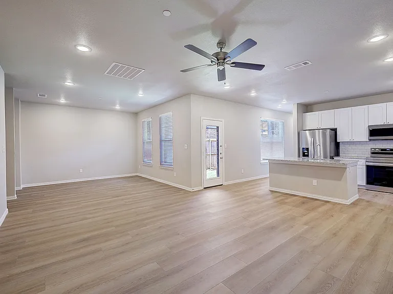 Willow Crossing Townhomes — Photo 20