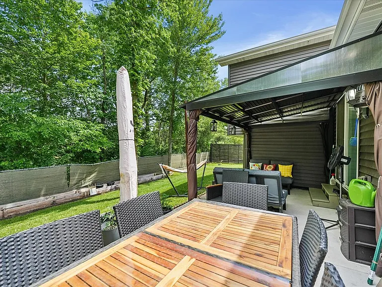 685 Friars Grn — Photo 8