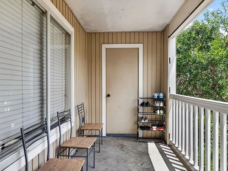 4000 SW 23rd St #3-302 — Photo 9