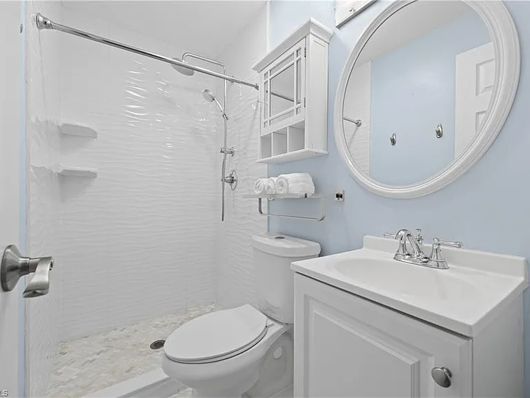 1051 Cypress Woods Dr — Photo 18