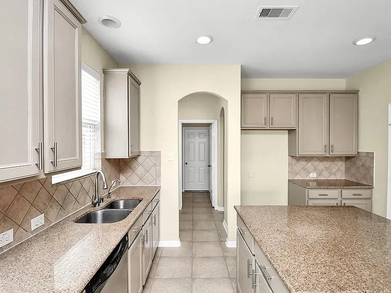 6315 Bain Dr — Photo 17