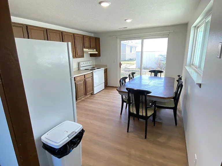 332 S 200 W — Photo 2