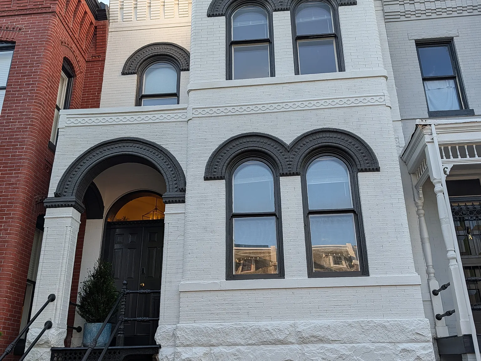 3 bed, 3.5 bath, 1960 sqft, $7,500 — Photo 1
