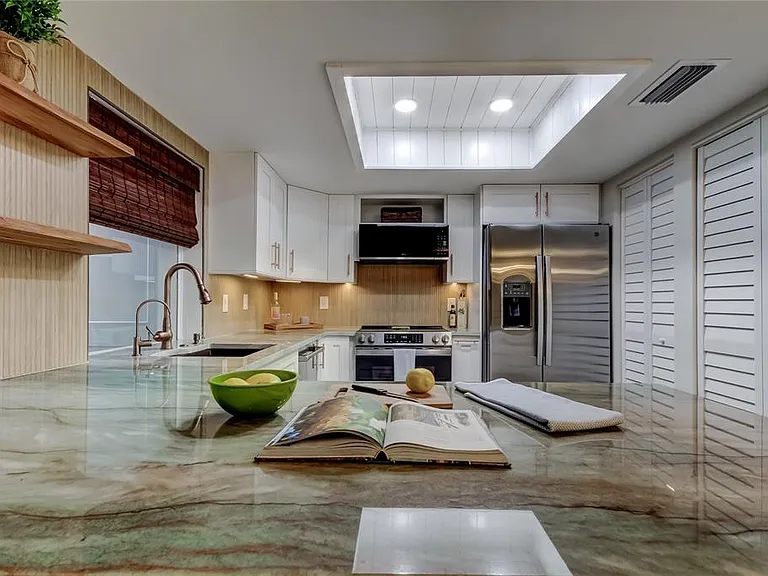 2673 Sabal Springs Cir #201 — Photo 41