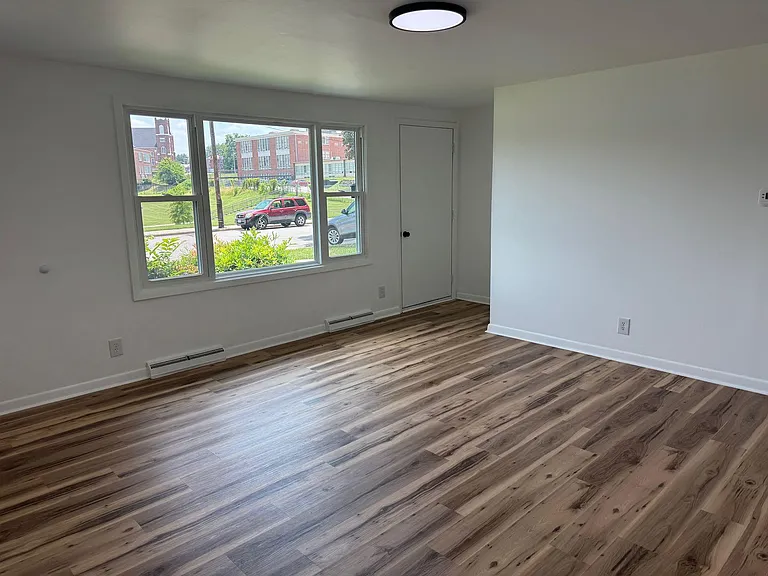 312 Sycamore St — Photo 4