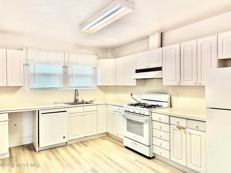 140 Wall St #1 — Photo 7