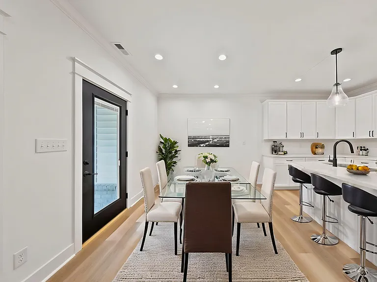 149 Luke Ct — Photo 5