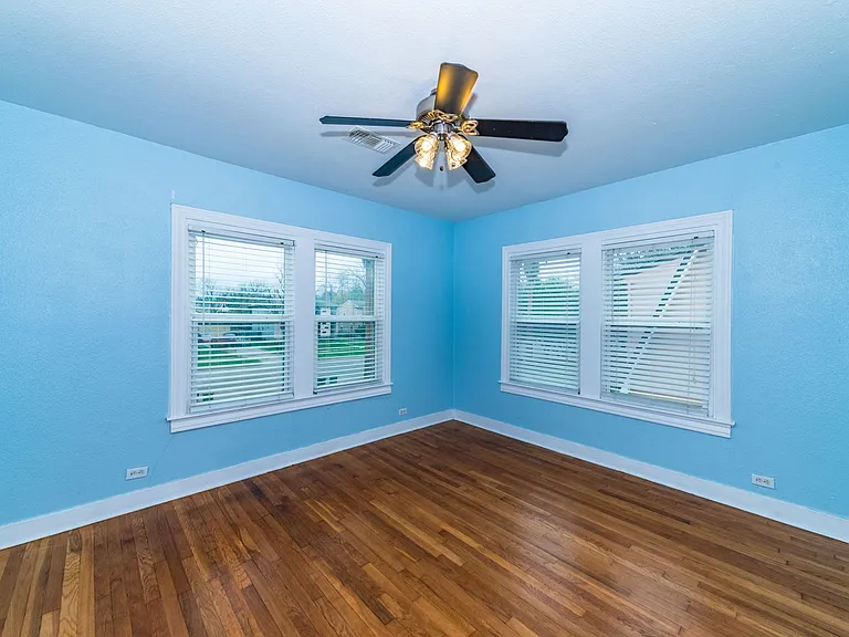 2-Bedroom Monticello Park Duplex - Upstairs Unit — Photo 17