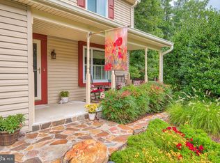 1704 Firewood Ct, Herndon, VA 20170