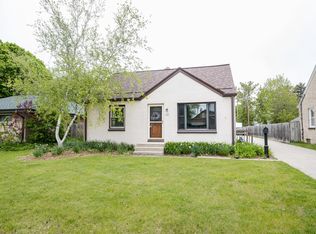 428 W Allerton Ave, Milwaukee, WI 53207