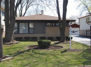 1321 S Vail Ave, Arlington Heights, IL 60005