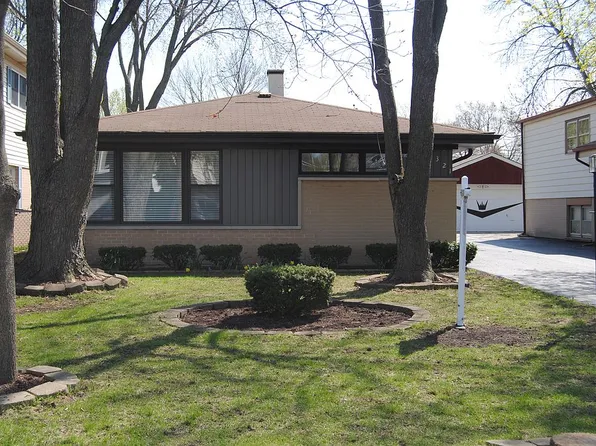 1321 S Vail Ave, Arlington Heights, IL 60005