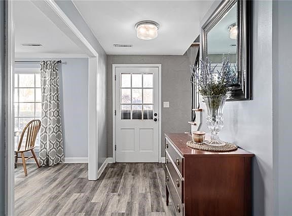 4th image of 10509 W 92nd Pl