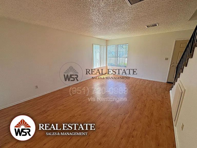 1966 W Linden St — Photo 5