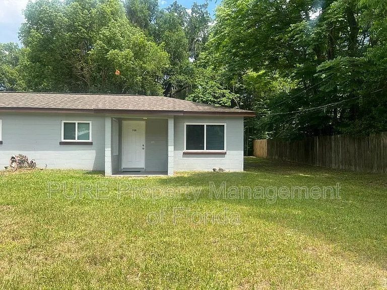 1135 NE 9th Ave — Photo 1