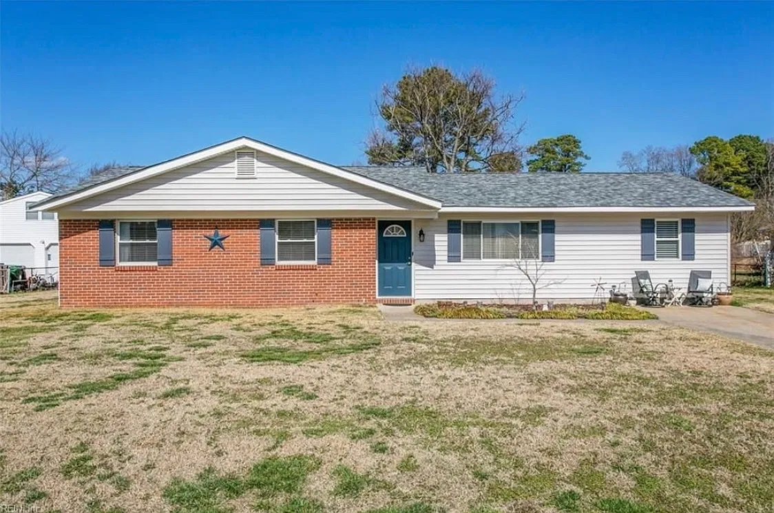 2736 S Nansemond Dr — Photo 1