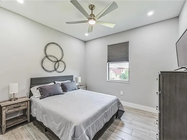 4618 Catalina Ln — Photo 20