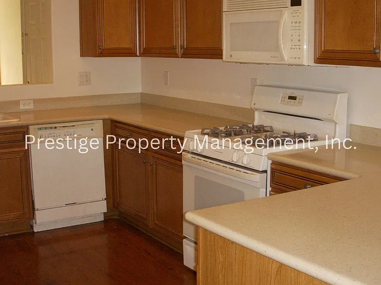 346 E Calle Puente Lindo — Photo 3