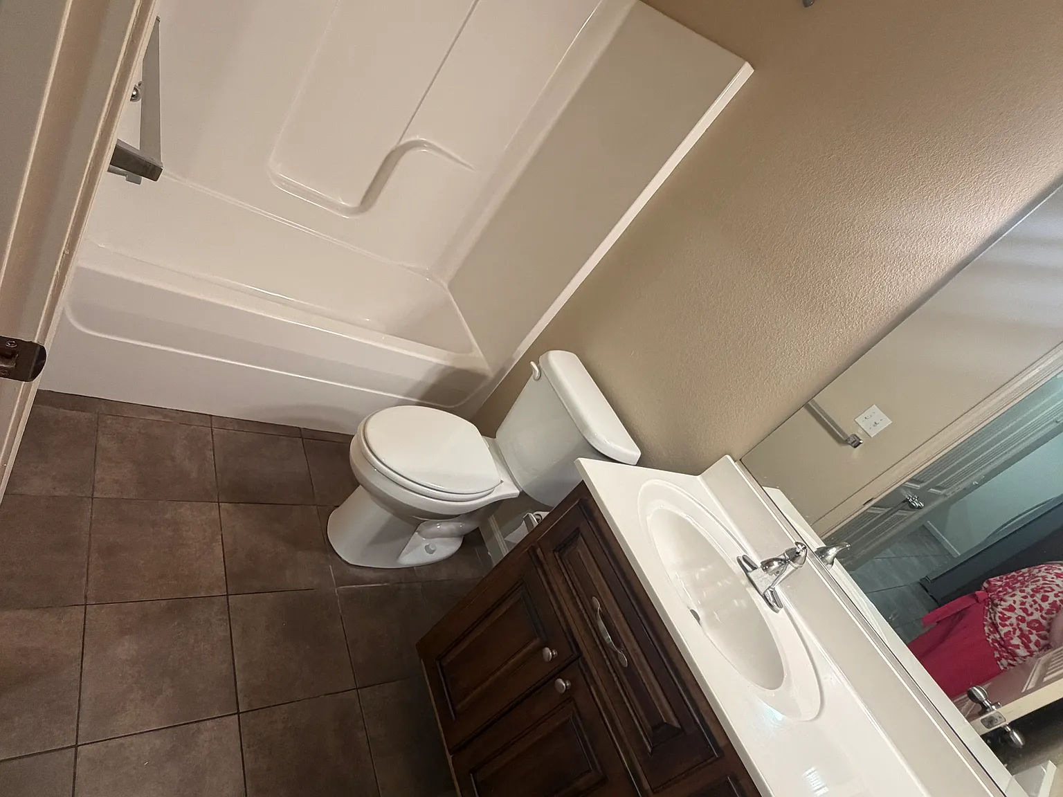 2 bed, 1100 sqft, $1,200 — Photo 4
