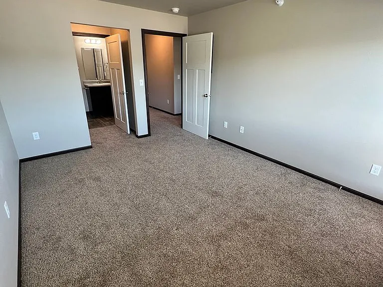 7051 Freedom Ct — Photo 10