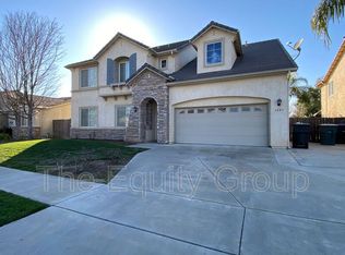 1249 N Julieann Ct, Visalia, CA