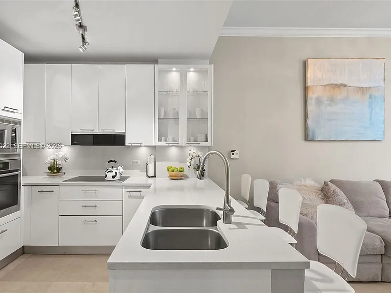 6799 Collins Ave #209 — Photo 7
