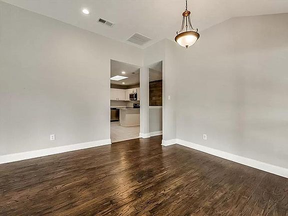 3rd image of 1201 Lake Haven Dr
