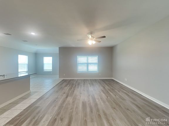 3rd image of 208 Greenhill St
