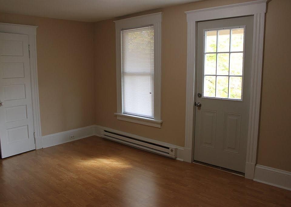 1st image of 42 Union St Floor 3