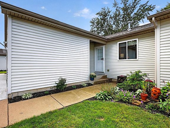 3rd image of 2949 Harmony Ct SW #4