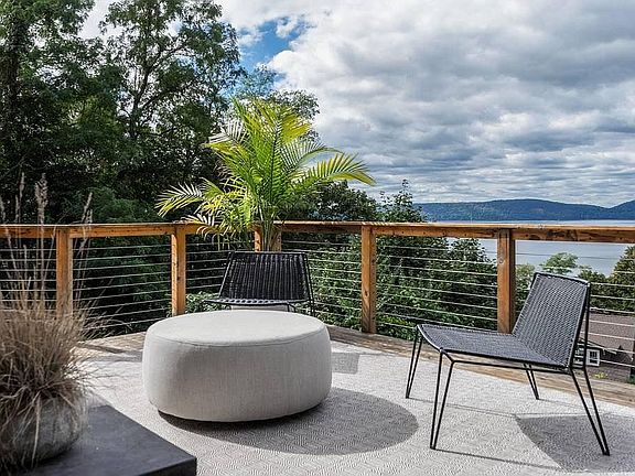 Upper deck off master BR